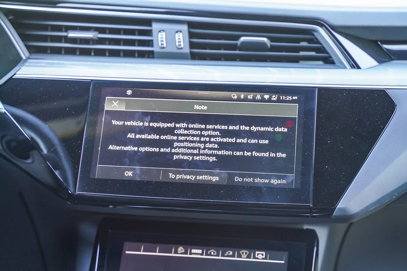 Thumbnail: 2022 Audi e-tron - 14