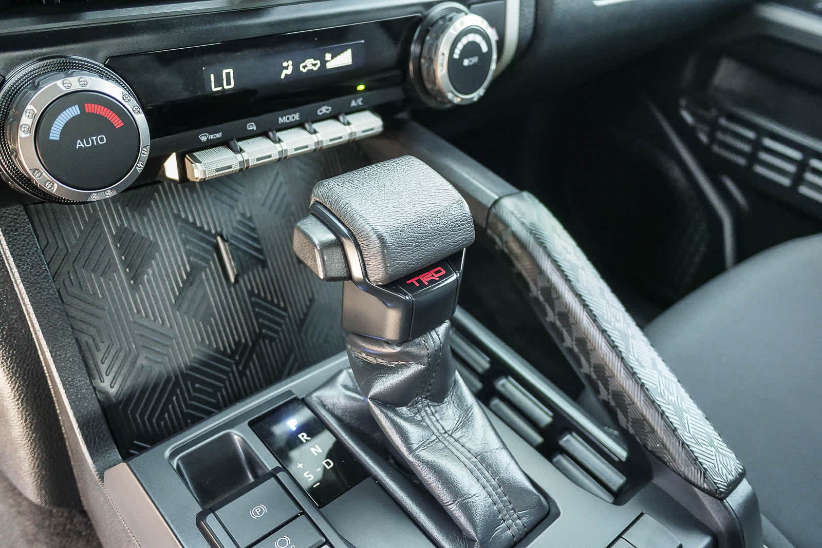 2024 Toyota Tacoma TRD Off Road - Photo 18