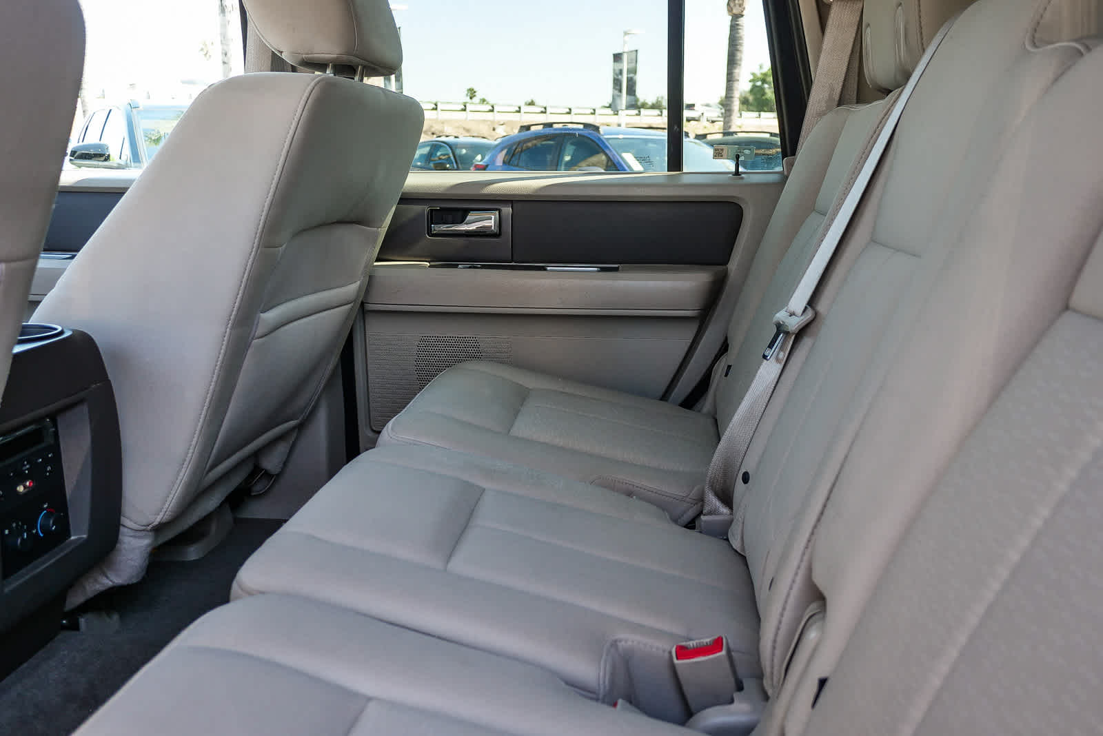Thumbnail: 2011 Ford Expedition - 18