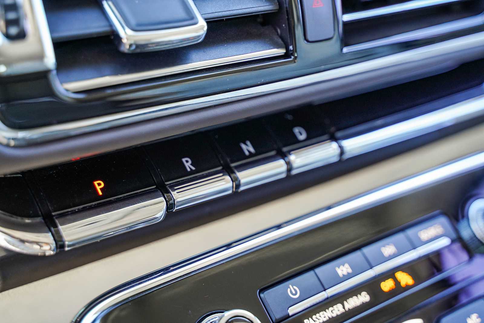 Thumbnail: 2021 Lincoln Navigator L - 19