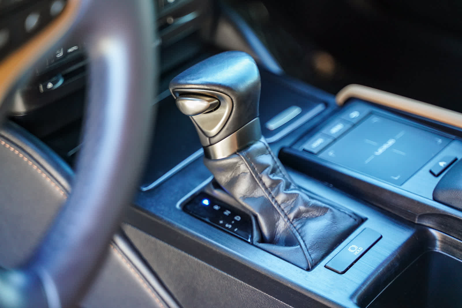 Thumbnail: 2022 Lexus ES - 15