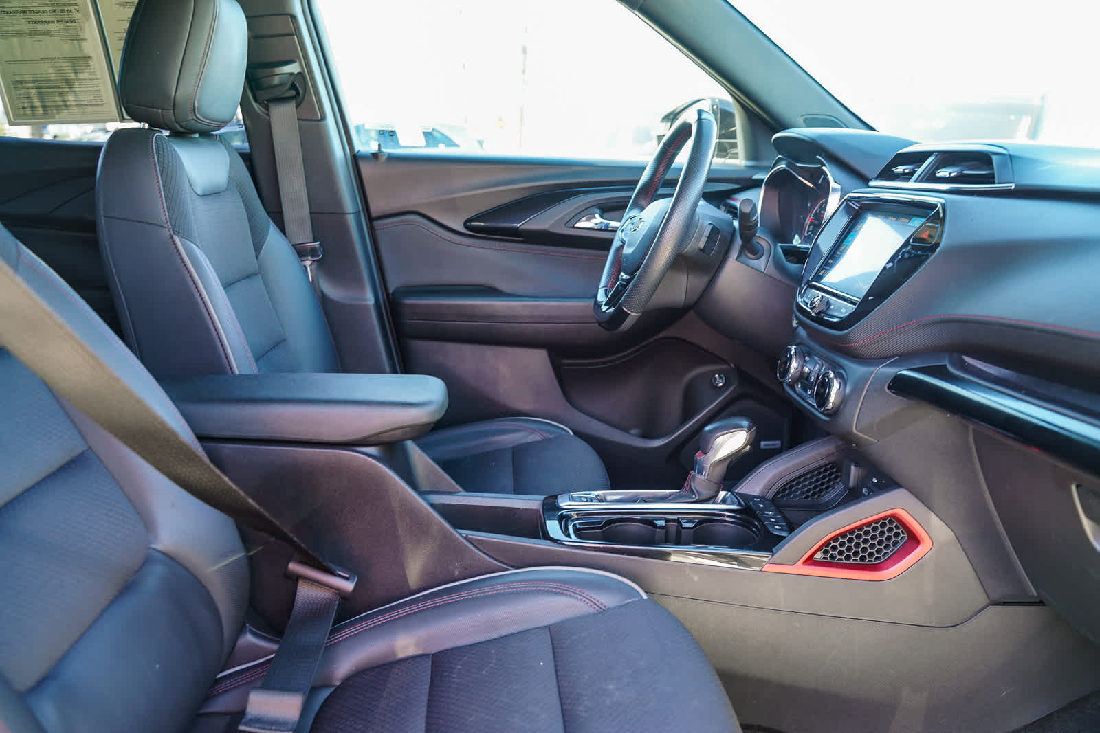 Thumbnail: 2023 Chevrolet TrailBlazer - 16