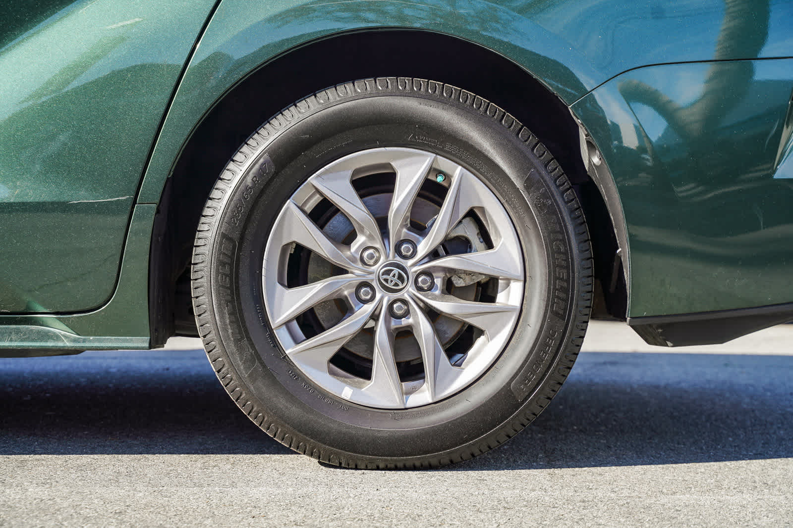 Thumbnail: 2021 Toyota Sienna - 8