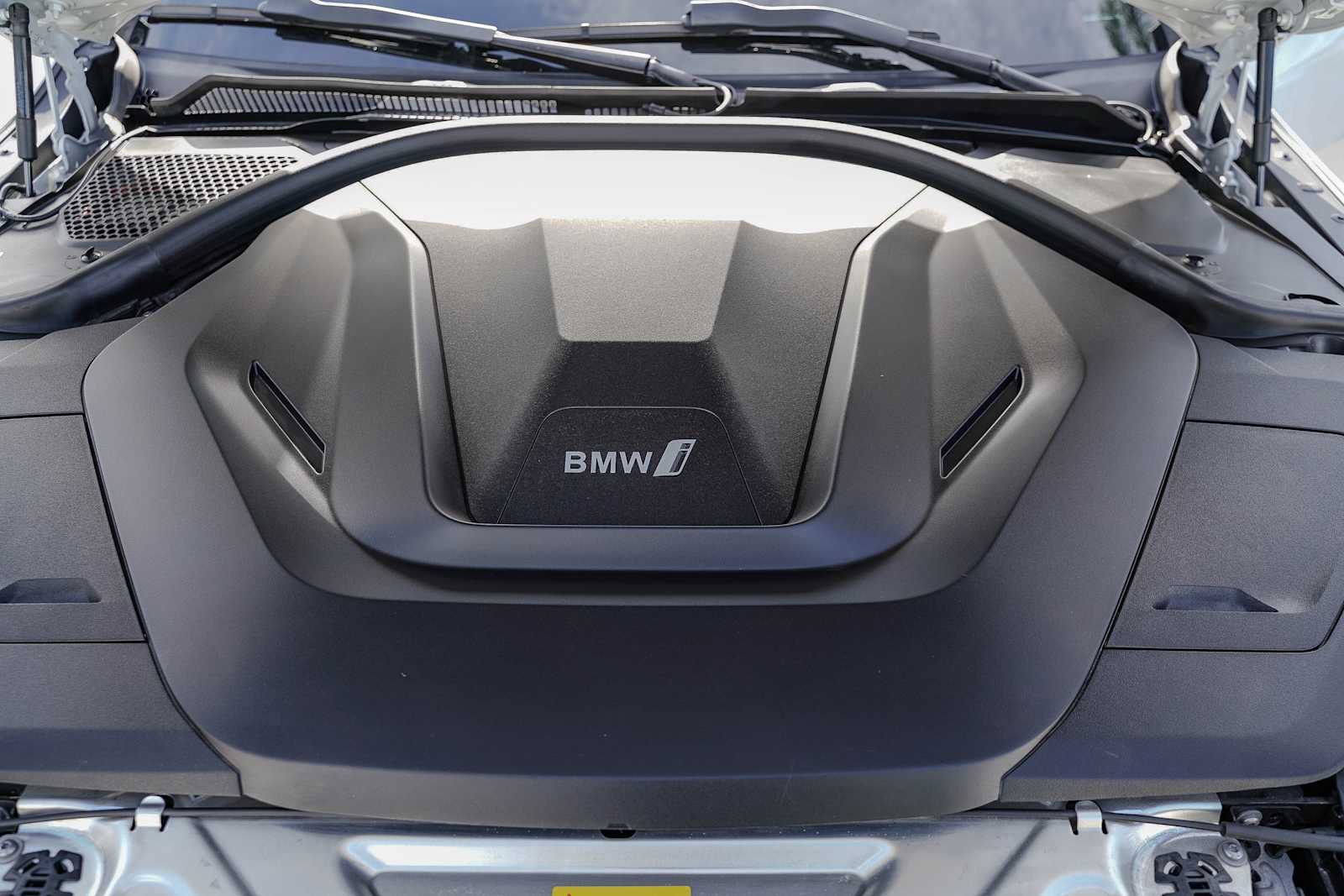 Thumbnail: 2022 BMW i4 - 25