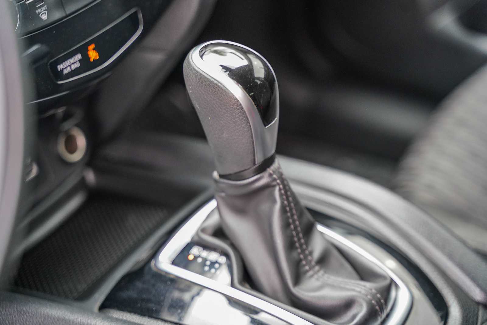 Thumbnail: 2019 Nissan Rogue - 19