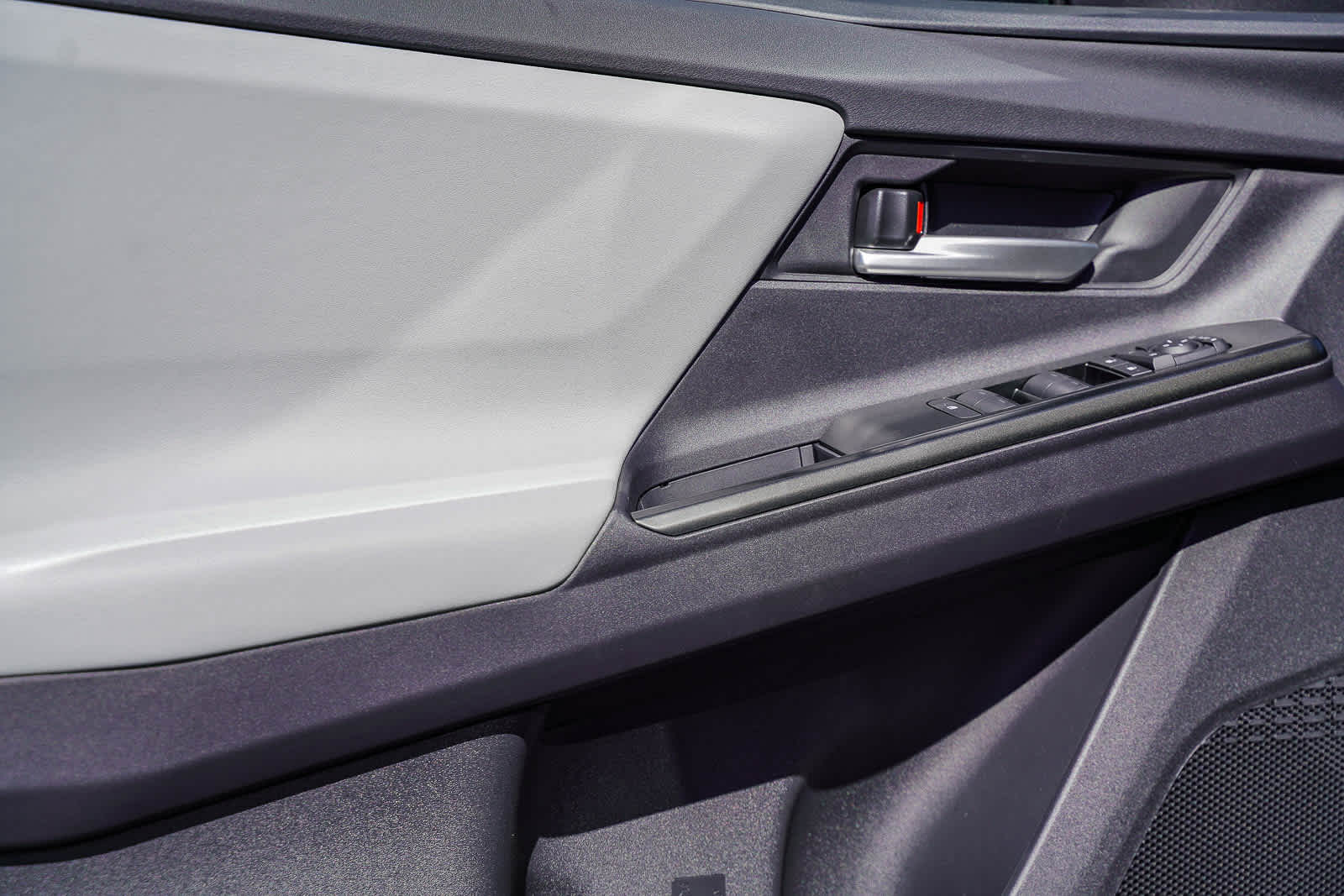 Thumbnail: 2026 Subaru Solterra - 21