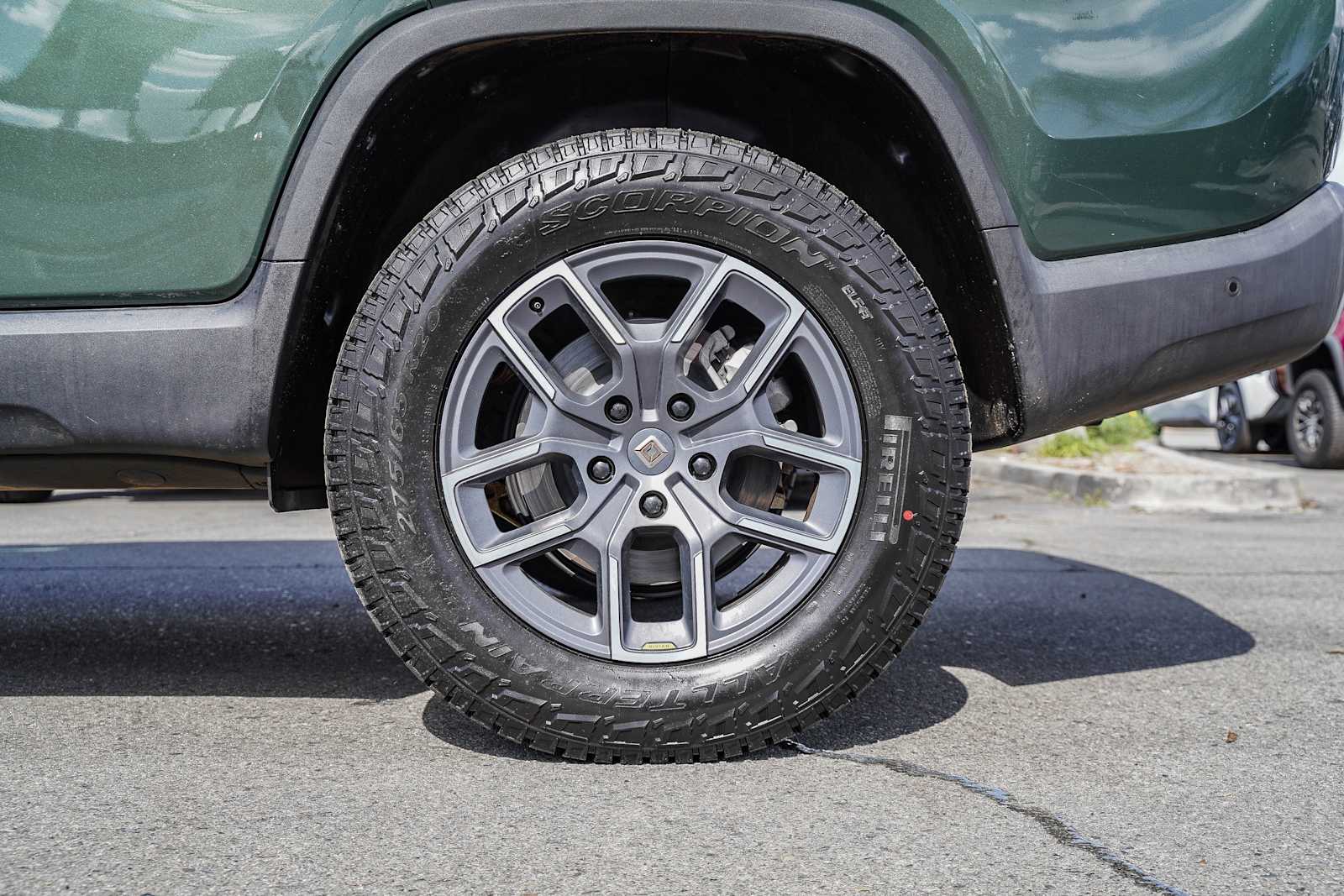 Thumbnail: 2023 Rivian R1T - 8