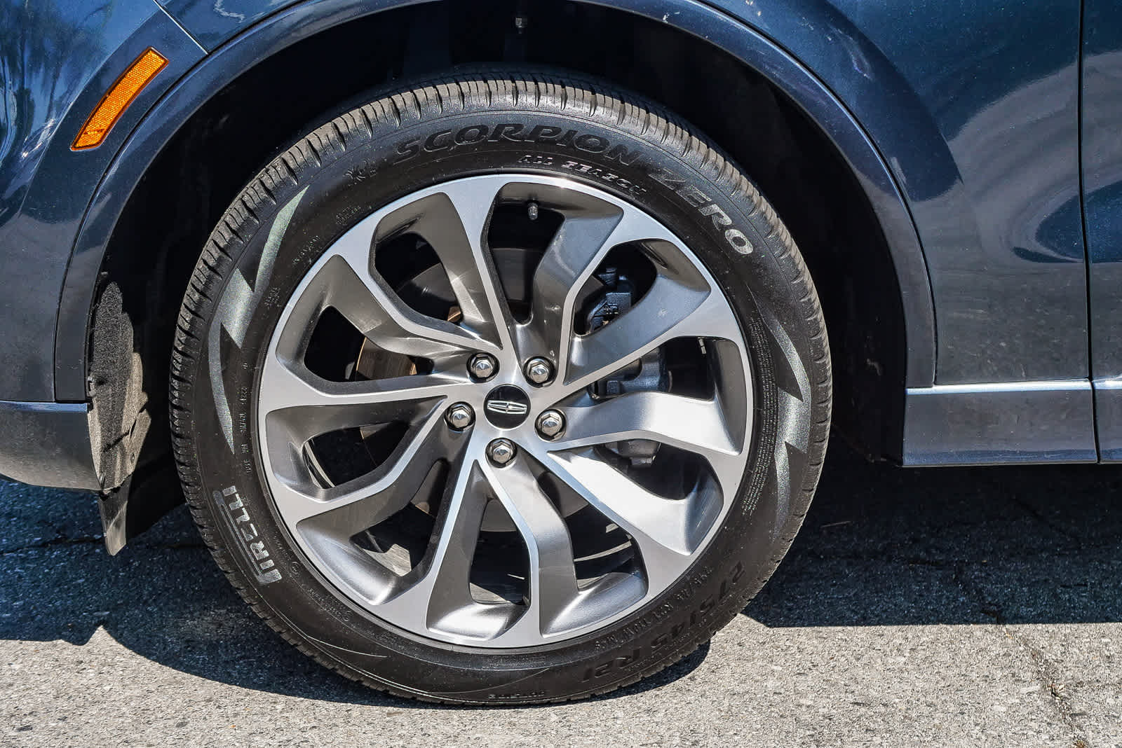Thumbnail: 2023 Lincoln Aviator - 6