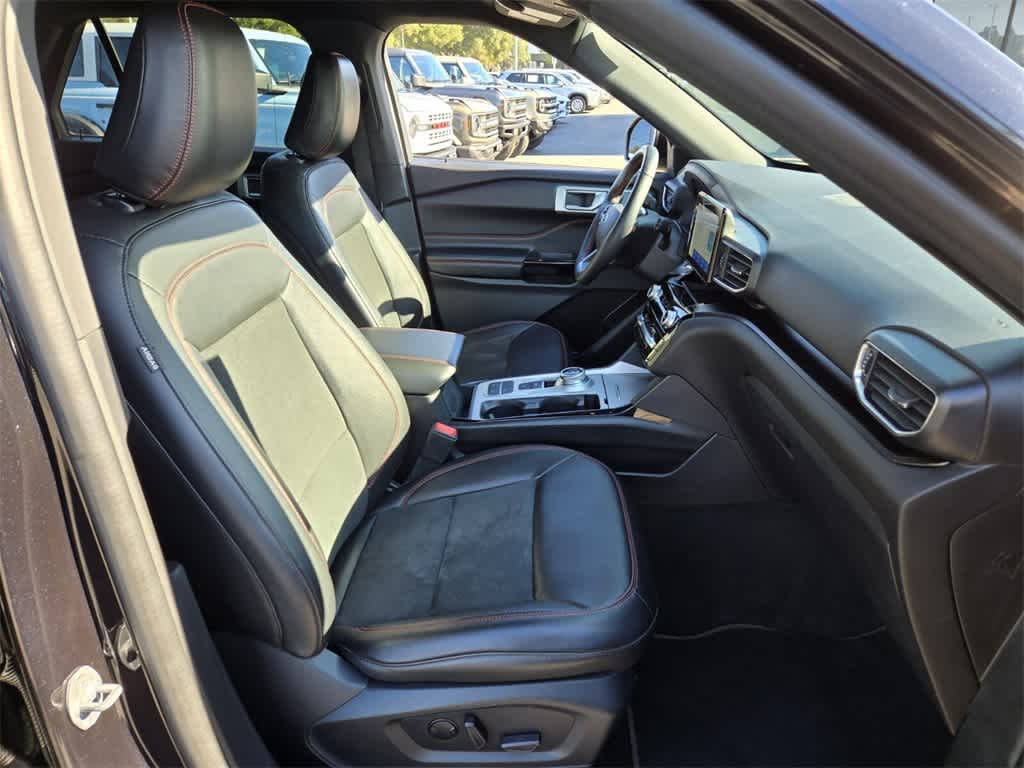 Thumbnail: 2022 Ford Explorer - 16