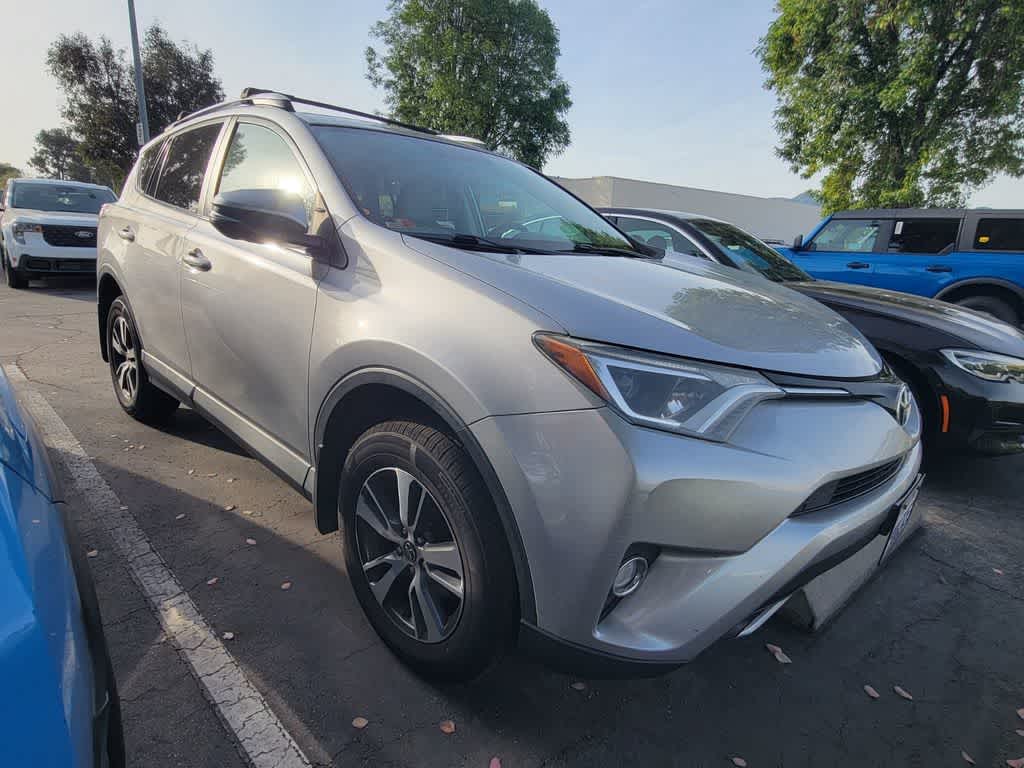 Thumbnail: 2016 Toyota RAV4 - 10