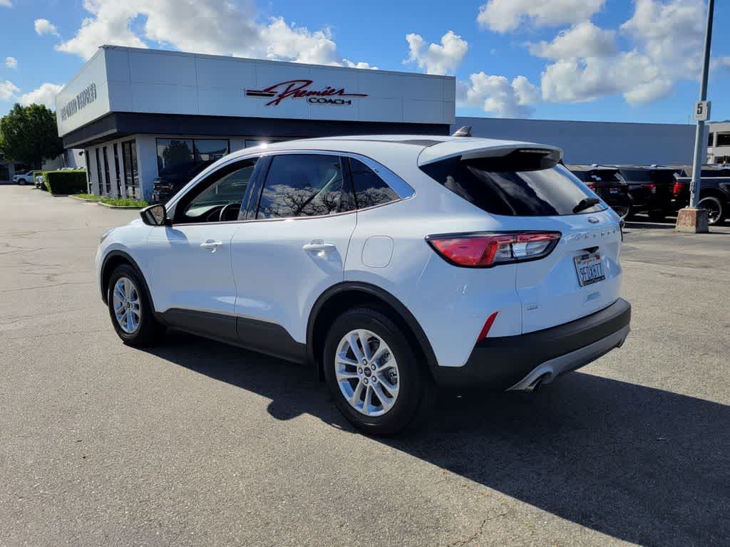 Thumbnail: 2022 Ford Escape - 3