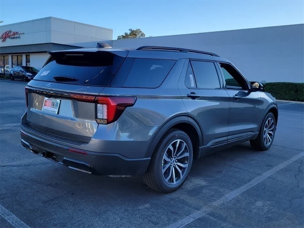 Thumbnail: 2026 Ford Explorer - 5