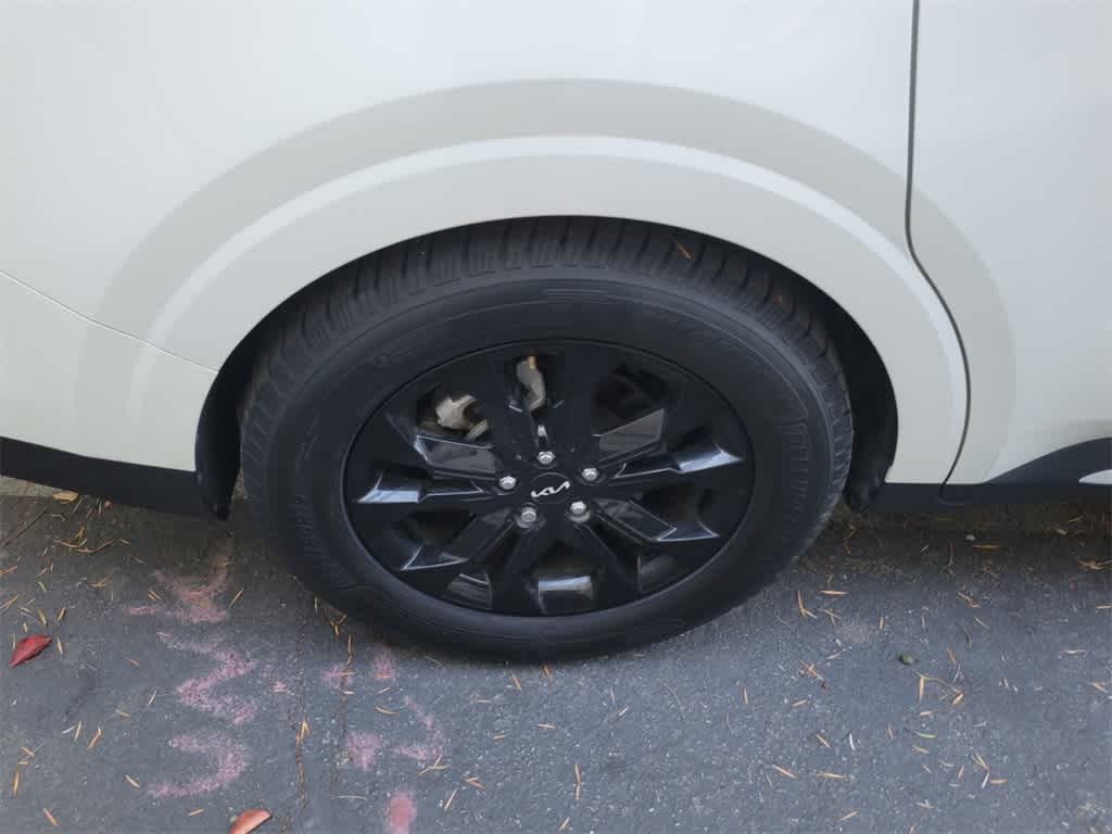 Thumbnail: 2022 Kia Carnival - 7