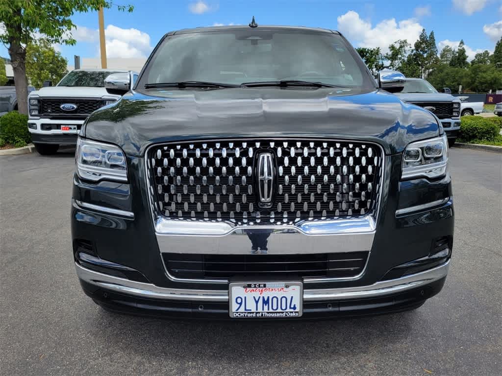 Thumbnail: 2024 Lincoln Navigator L - 8