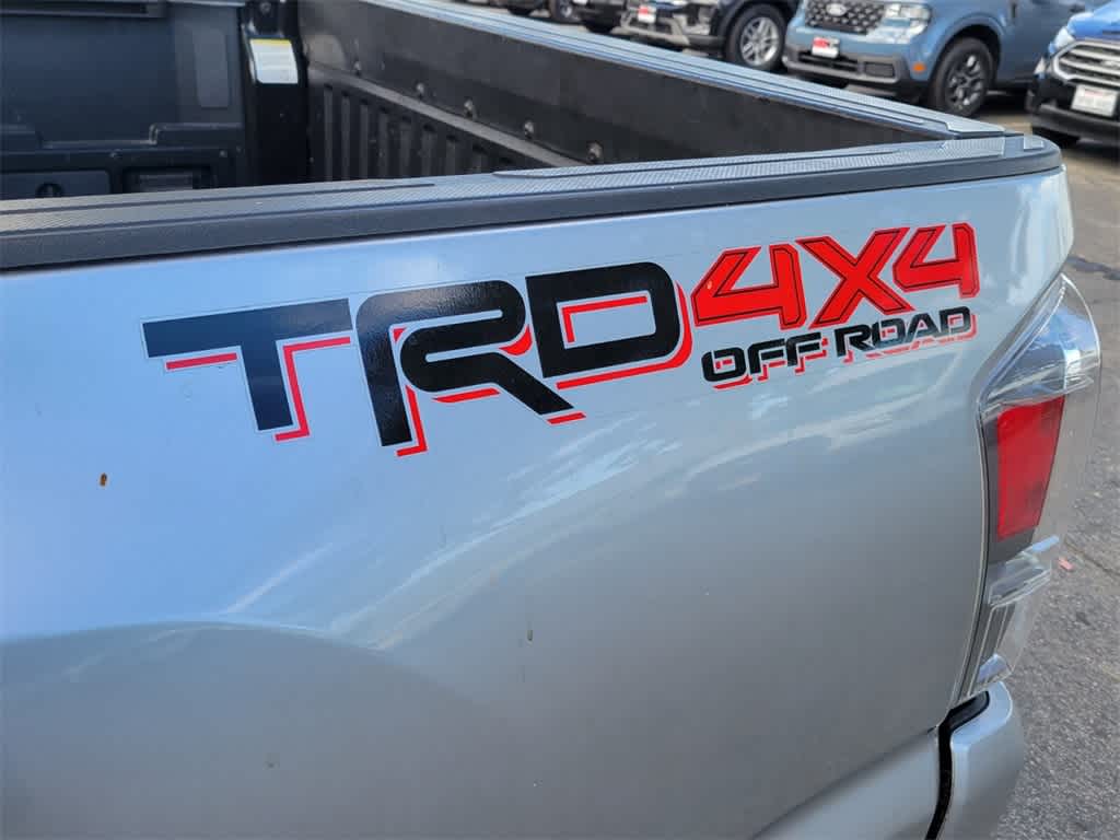 2022 Toyota Tacoma TRD photo 3