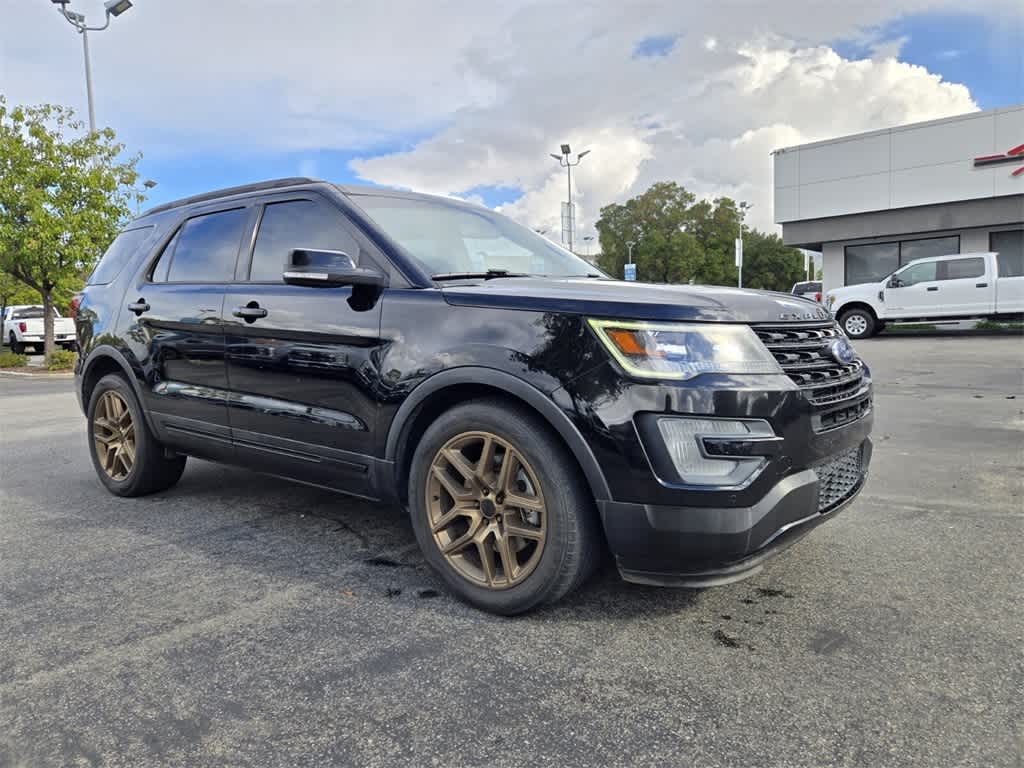 Thumbnail: 2017 Ford Explorer - 7