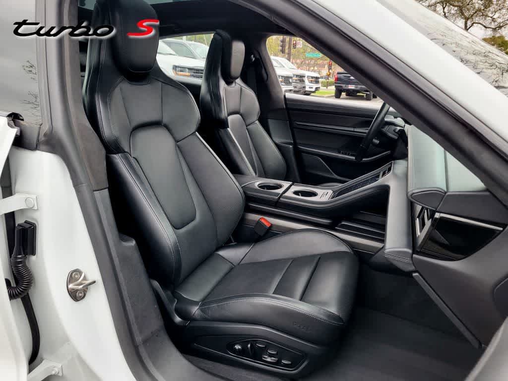 Thumbnail: 2021 Porsche Taycan - 16