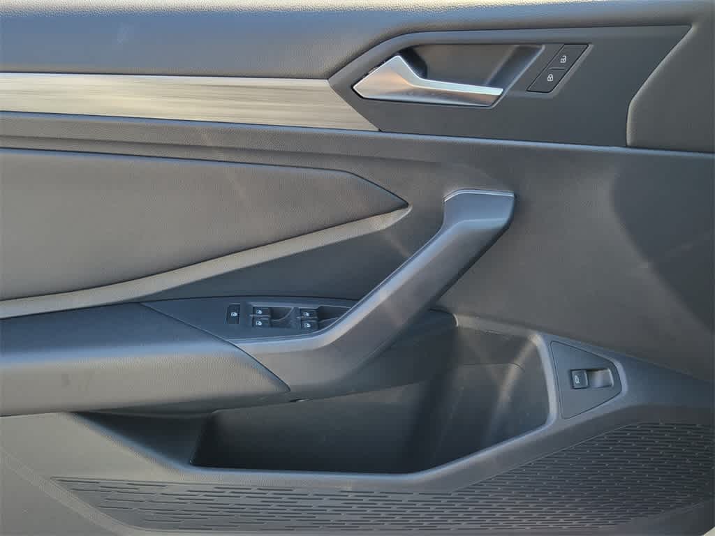Thumbnail: 2019 Volkswagen Jetta - 18