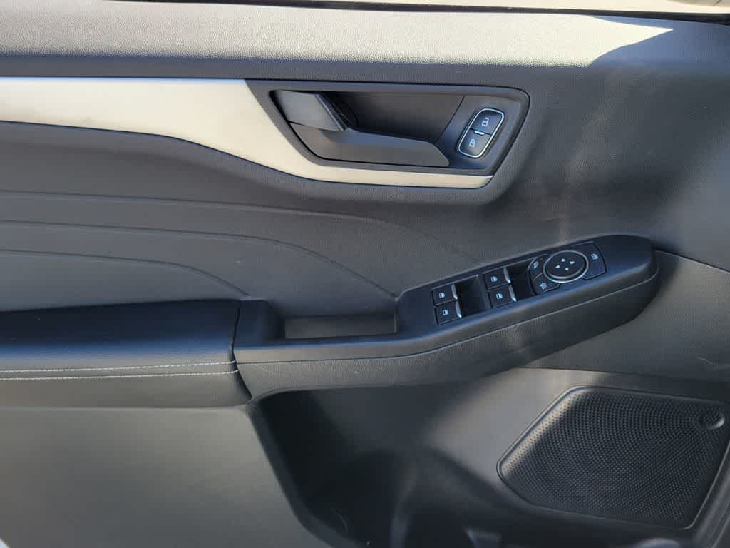 Thumbnail: 2022 Ford Escape - 19