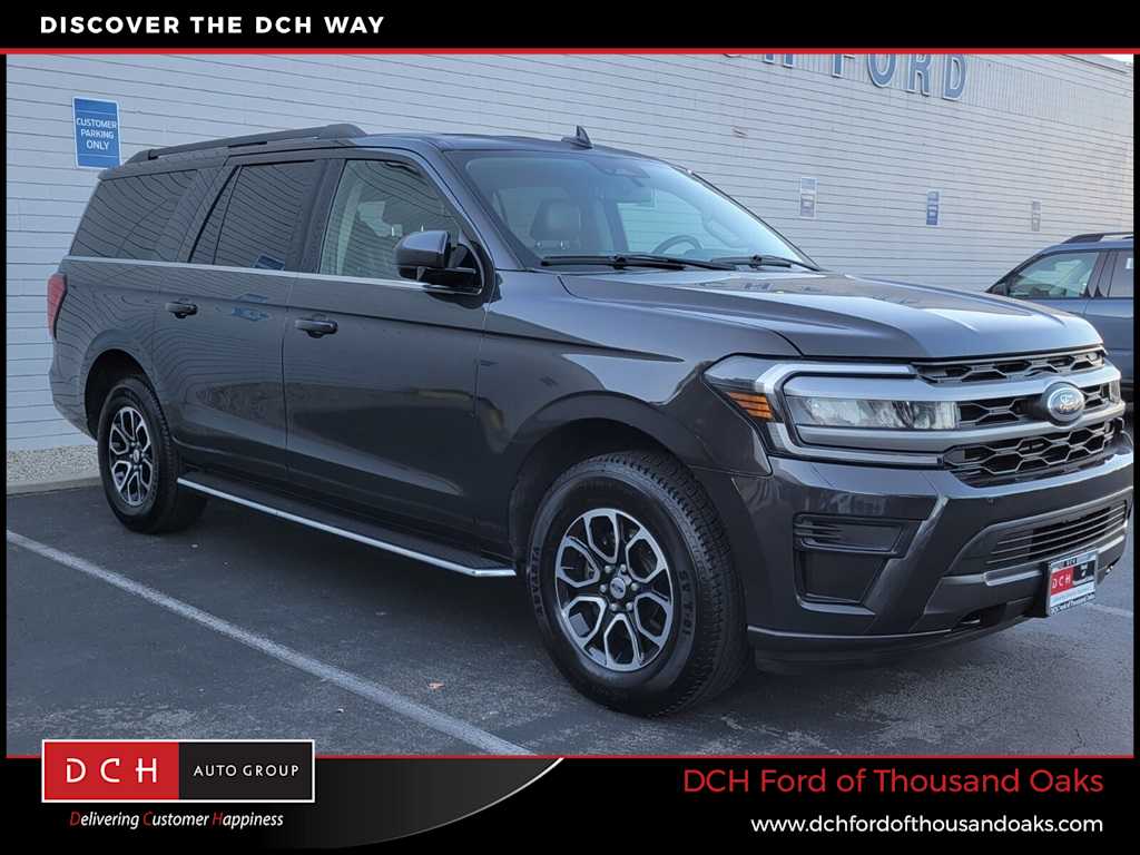 2022 Ford Expedition XLT's photo