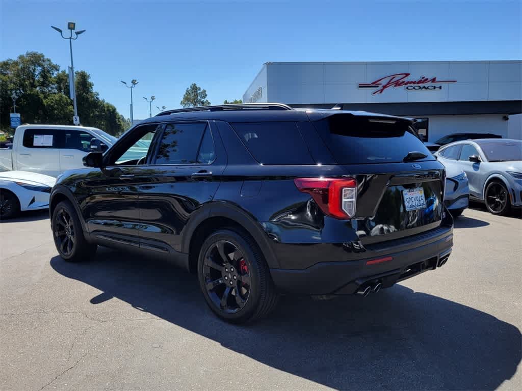 2022 Ford Explorer ST photo 2