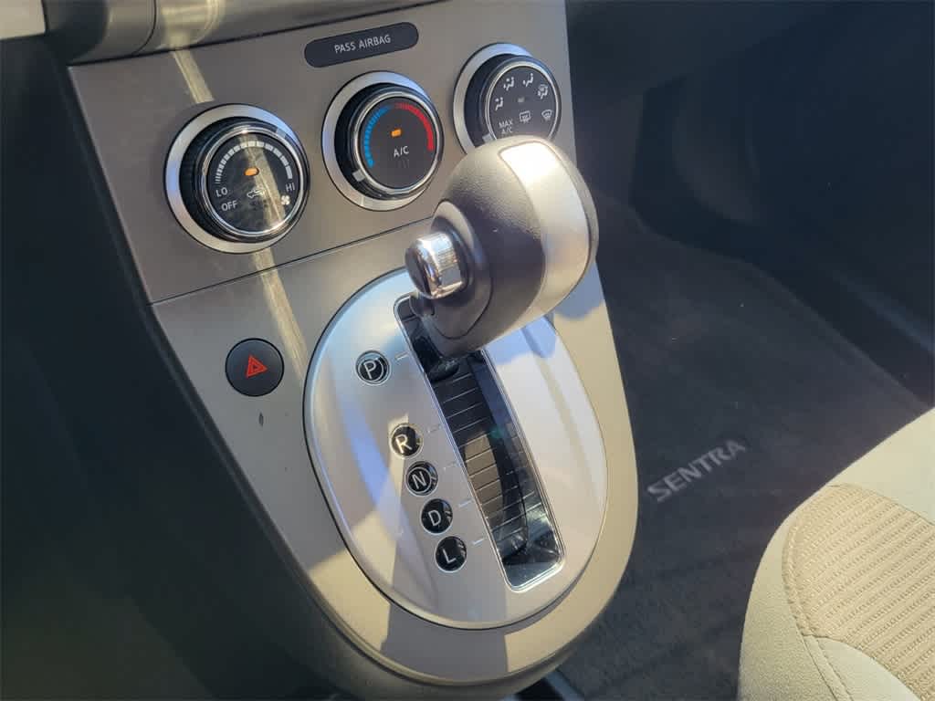 Thumbnail: 2011 Nissan Sentra - 20