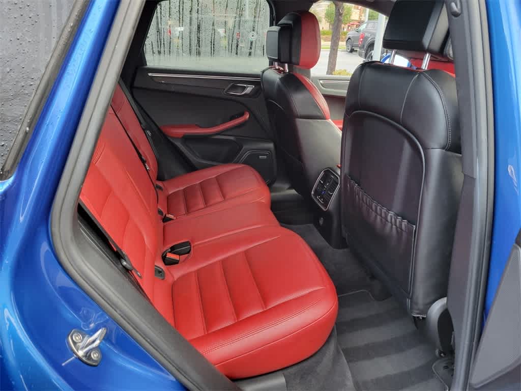 Thumbnail: 2017 Porsche Macan - 15