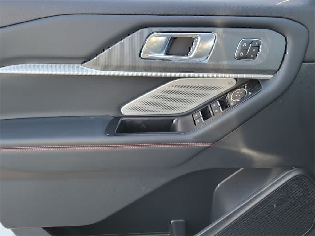 2026 Ford Explorer ST - Photo 17