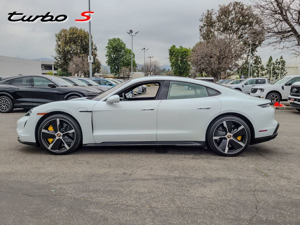 Thumbnail: 2021 Porsche Taycan - 9