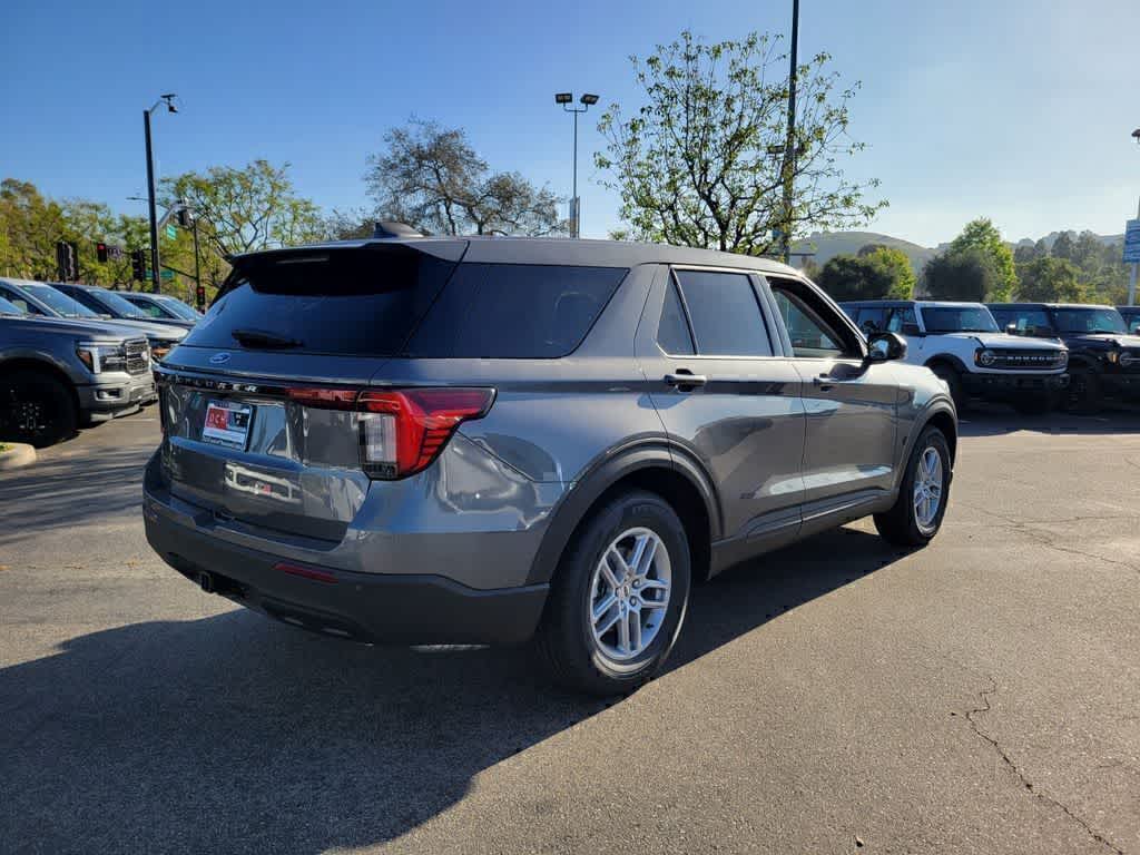 Thumbnail: 2026 Ford Explorer - 5
