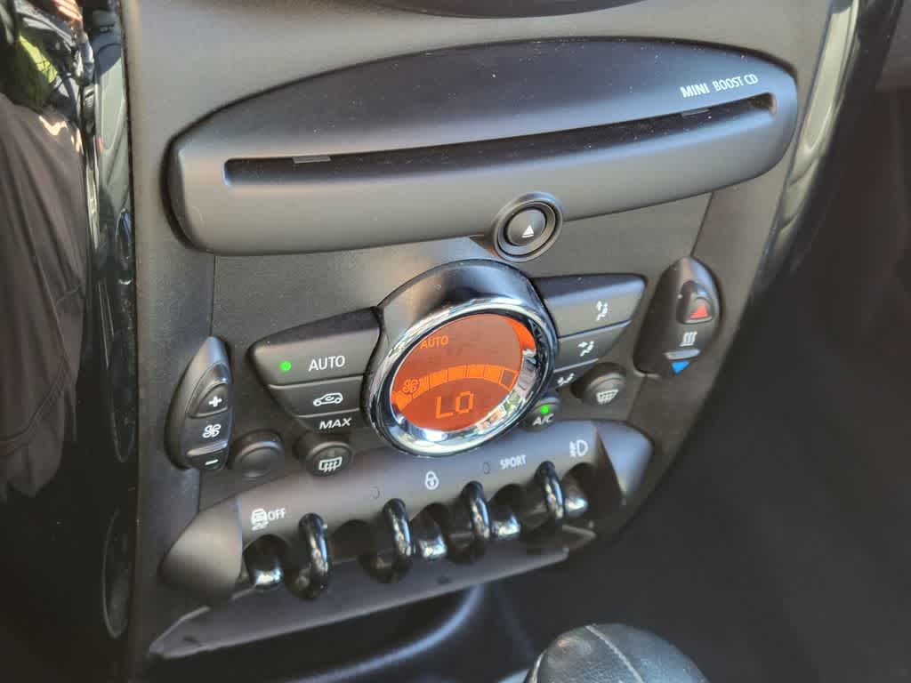 Thumbnail: 2014 MINI Cooper Countryman - 21