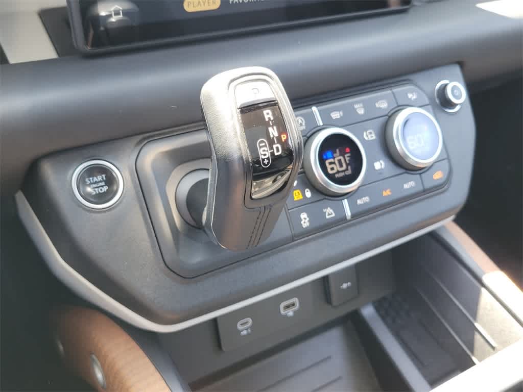 Thumbnail: 2021 Land Rover Defender - 20