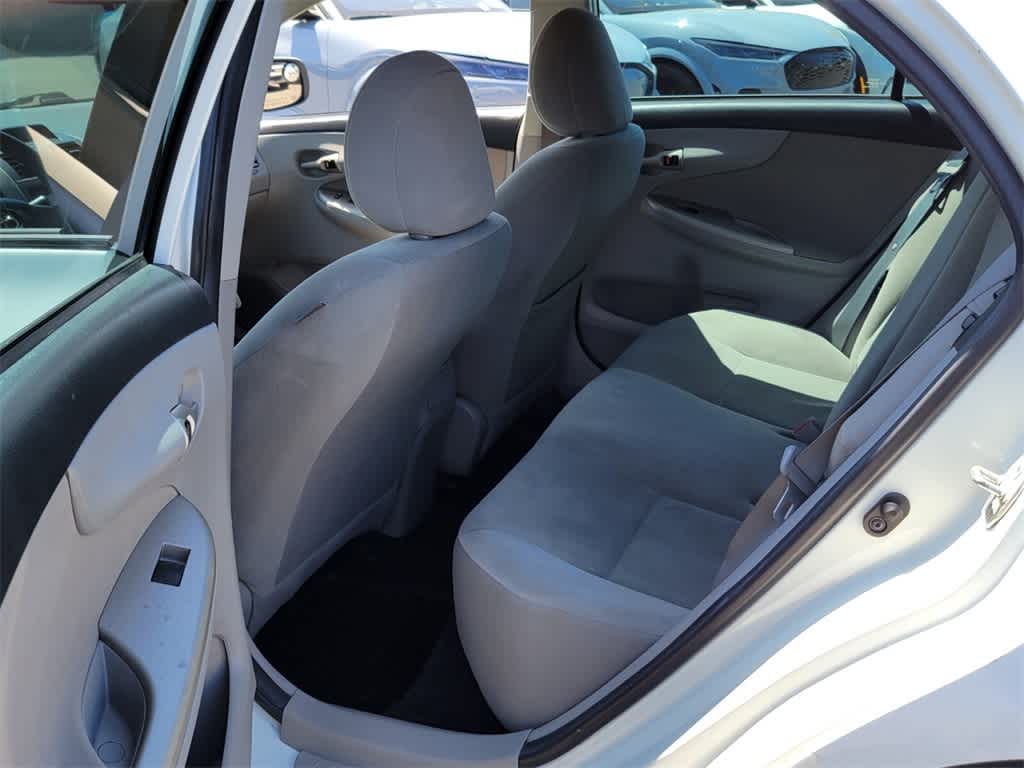 Thumbnail: 2013 Toyota Corolla - 11