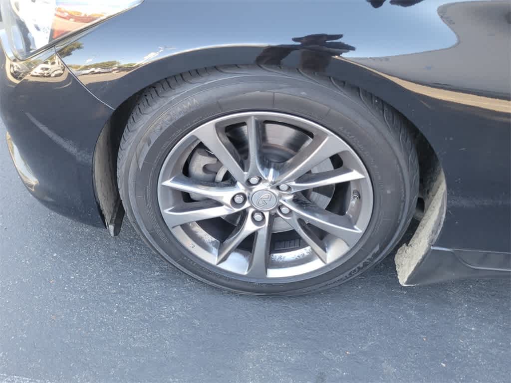 2017 Infiniti Q50 3.0t Signature Edition photo 2
