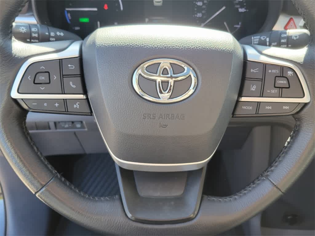 Thumbnail: 2021 Toyota Sienna - 17