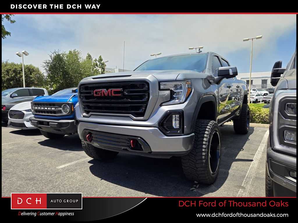 2021 GMC Sierra 4WD Crew Cab Short Box SLT's photo