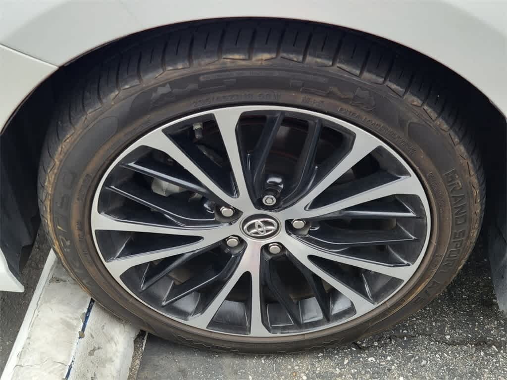 Used 2019 Toyota Camry SE Sedan