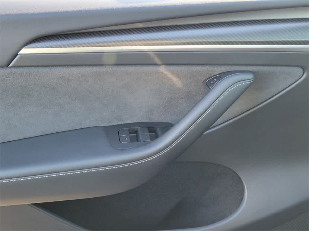 Thumbnail: 2023 Tesla Model Y - 20