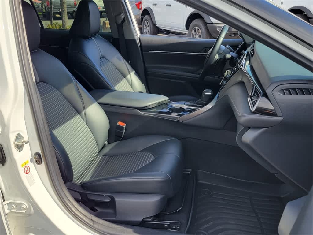 Thumbnail: 2019 Toyota Camry - 14