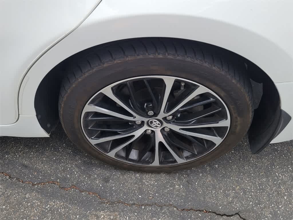 Used 2019 Toyota Camry SE Sedan