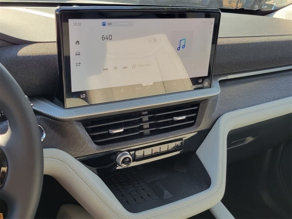 Thumbnail: 2025 Ford Explorer - 20