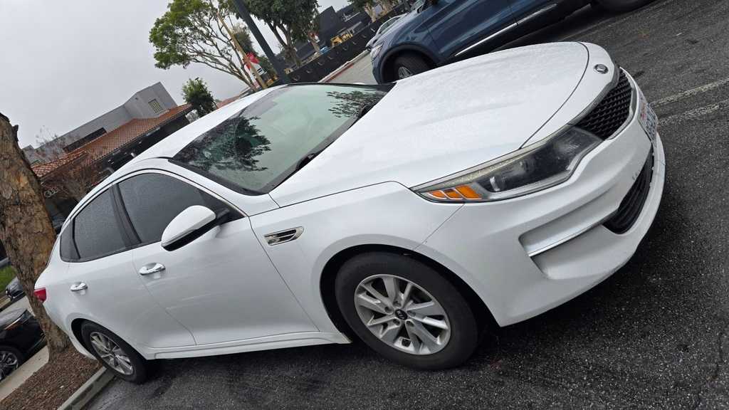 Thumbnail: 2017 Kia Optima - 6