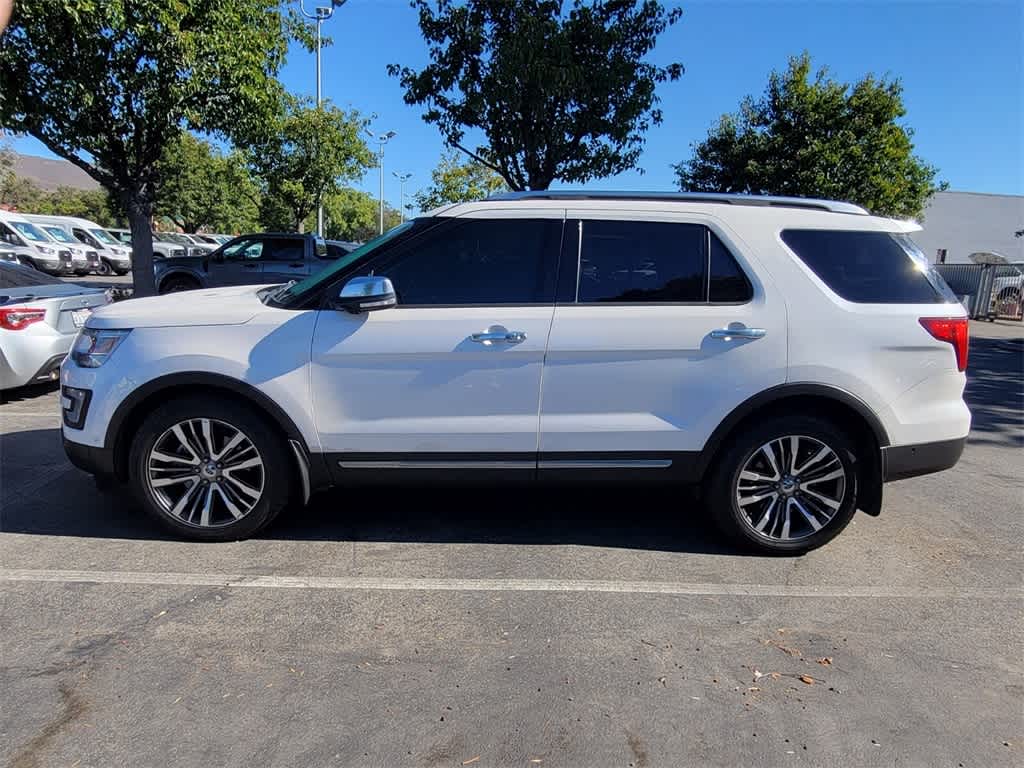 2016 Ford Explorer Platinum photo 2