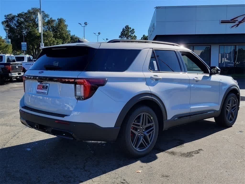 Thumbnail: 2026 Ford Explorer - 5