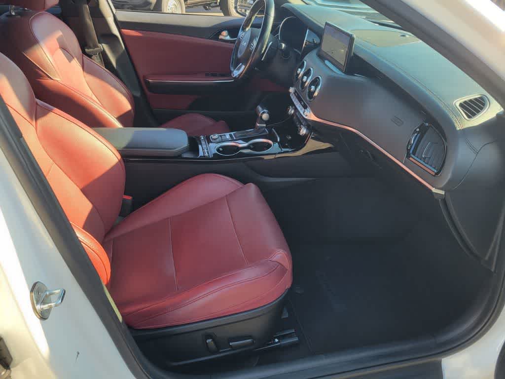 Thumbnail: 2022 Kia Stinger - 16