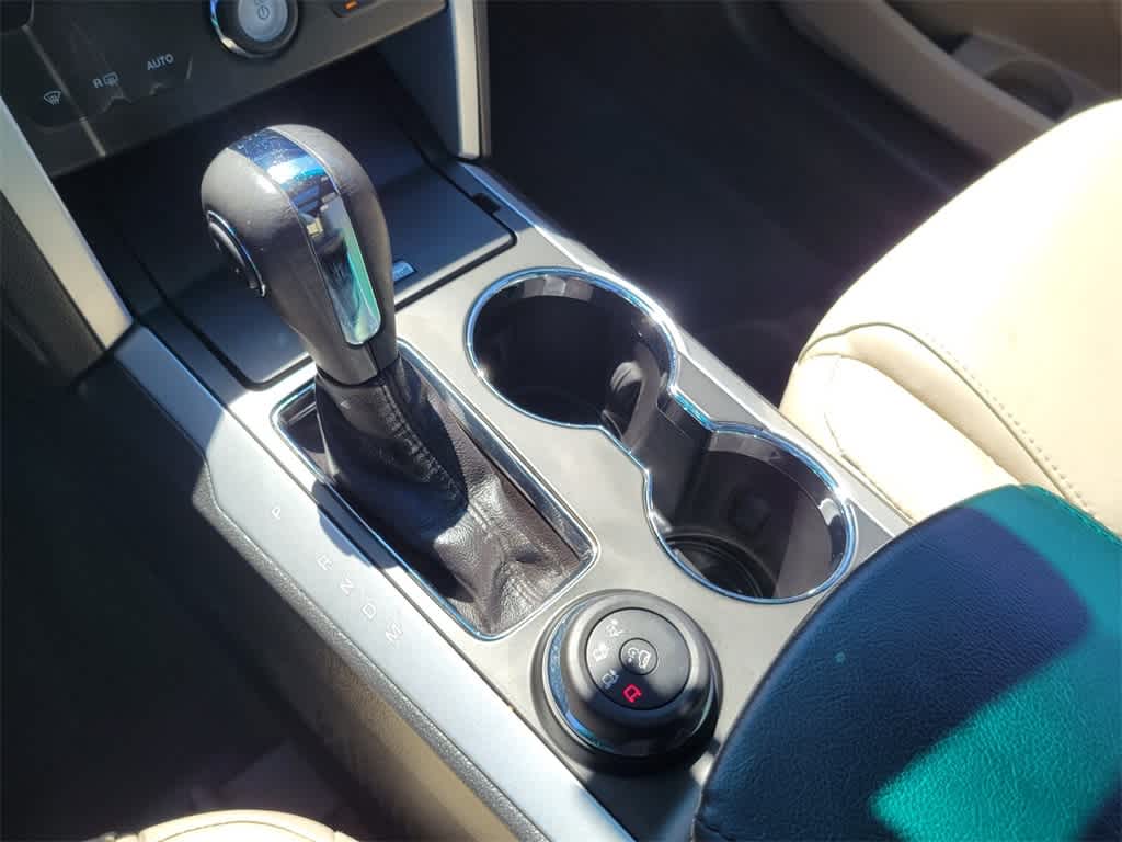 Thumbnail: 2015 Ford Explorer - 18