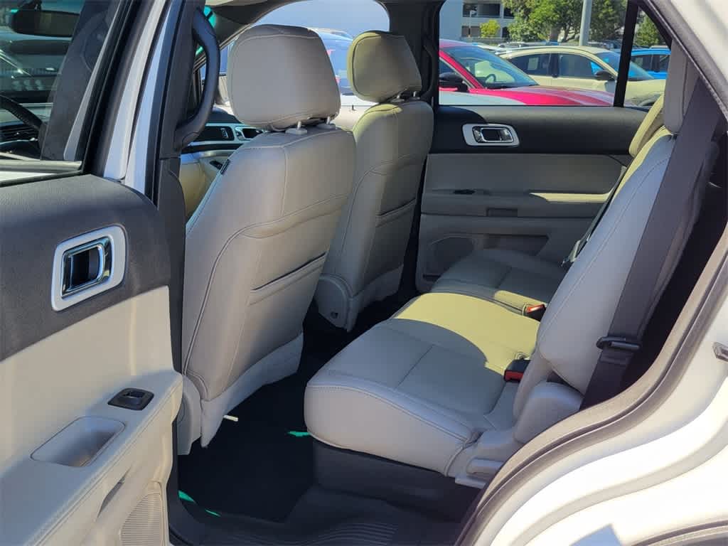 Thumbnail: 2015 Ford Explorer - 10