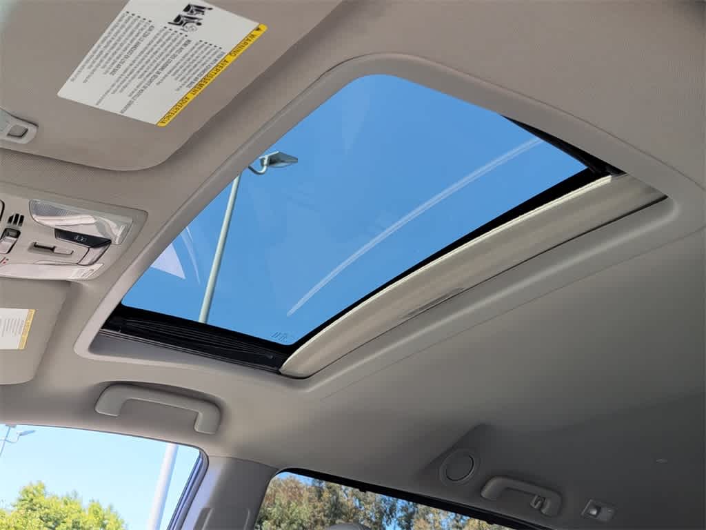 2018 Toyota Sienna XLE 17