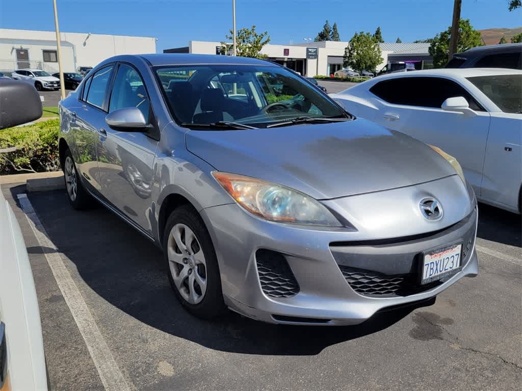 2013 Mazda Mazda3 i Sport 9