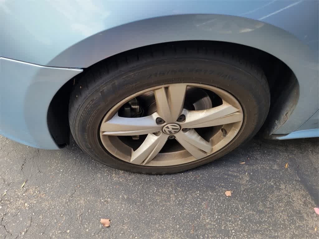 Used 2012 Volkswagen Passat SE Sedan